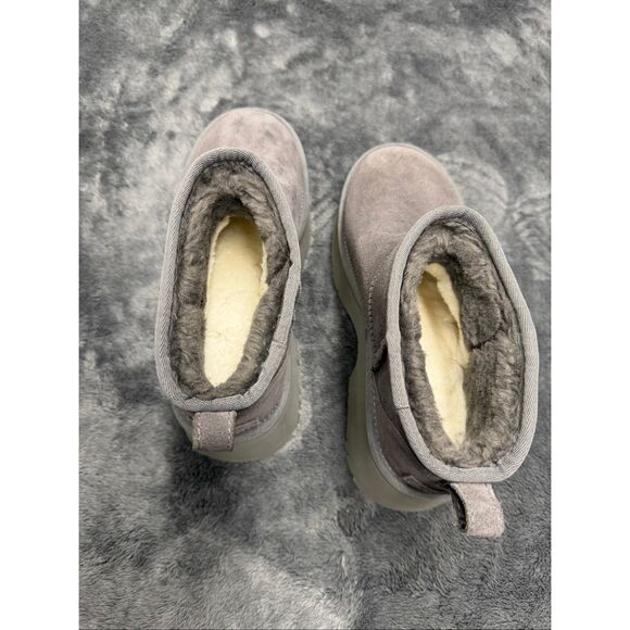 NEW Women's UGG Classic Ultra Mini New Heights Boots, size 10.  color is gray! - Picture 4 of 6